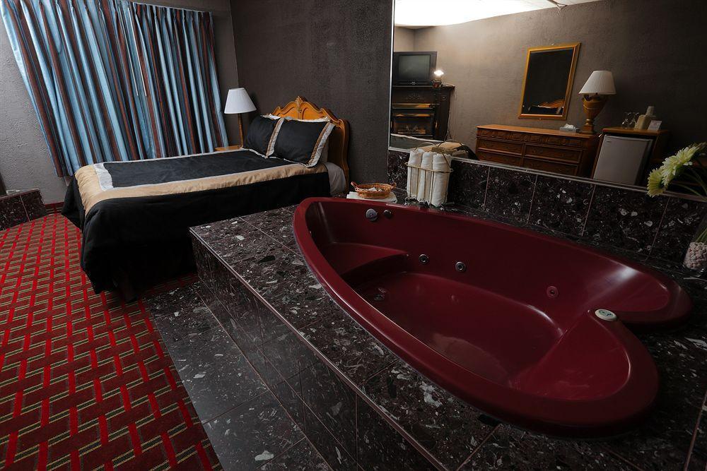 Belmont Inn Садбері Екстер'єр фото