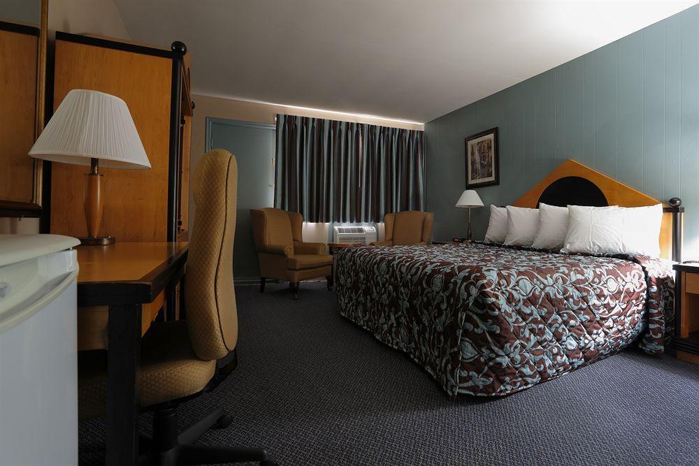Belmont Inn Садбері Екстер'єр фото