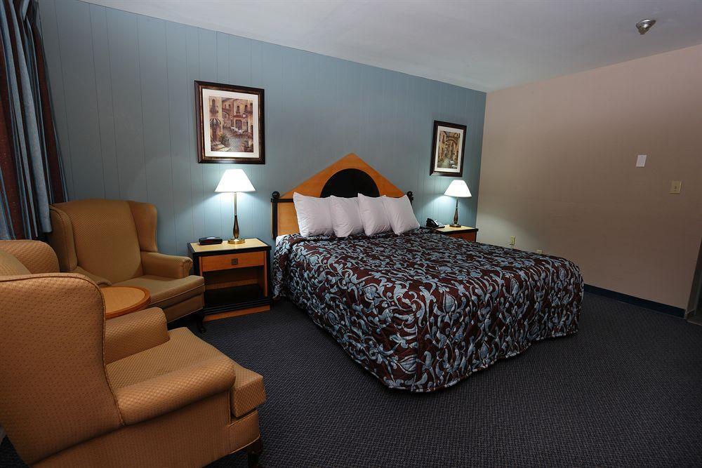 Belmont Inn Садбері Екстер'єр фото
