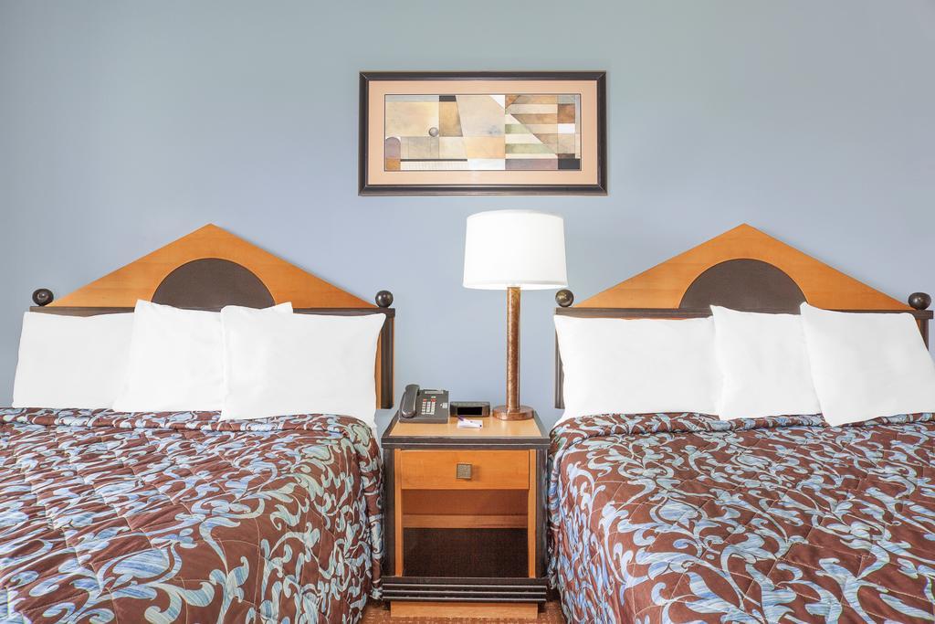 Belmont Inn Садбері Екстер'єр фото