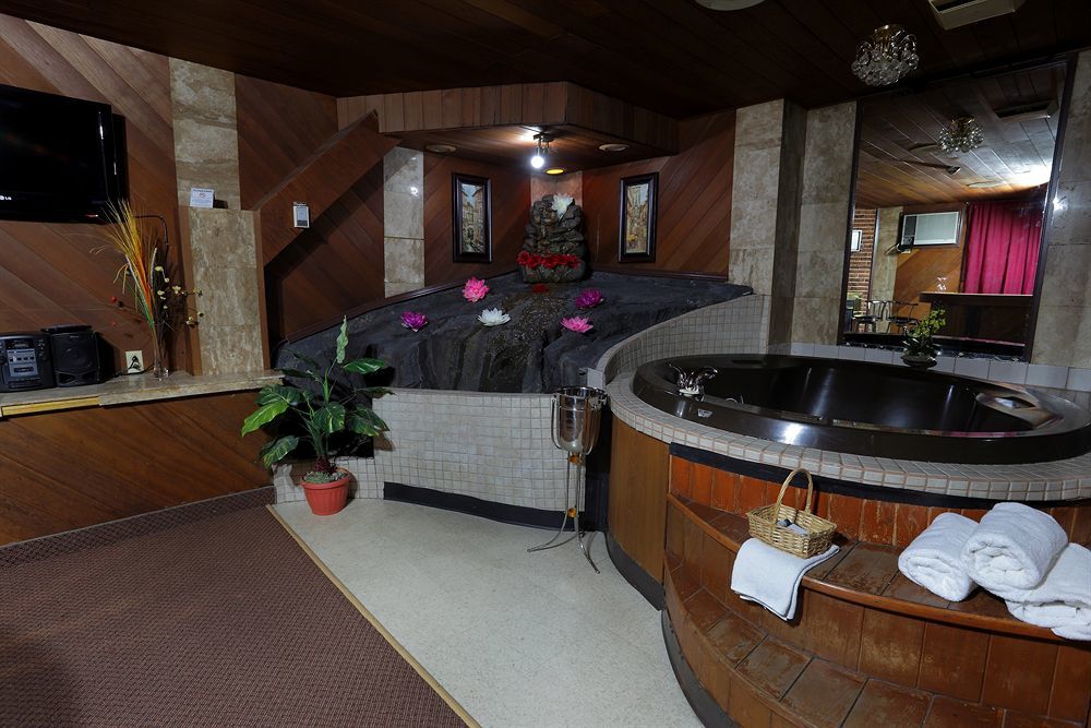 Belmont Inn Садбері Екстер'єр фото